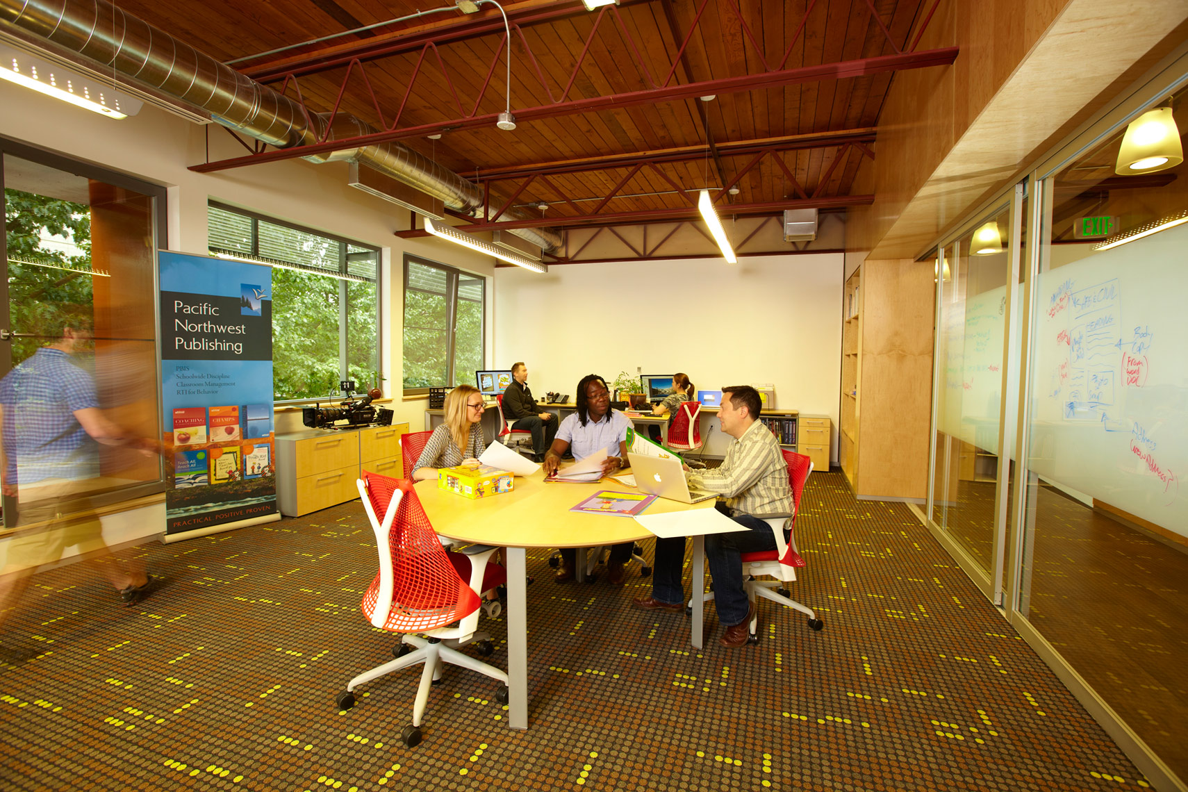 PNWP_COMMERCIAL_MEETINGROOM_SMALL2