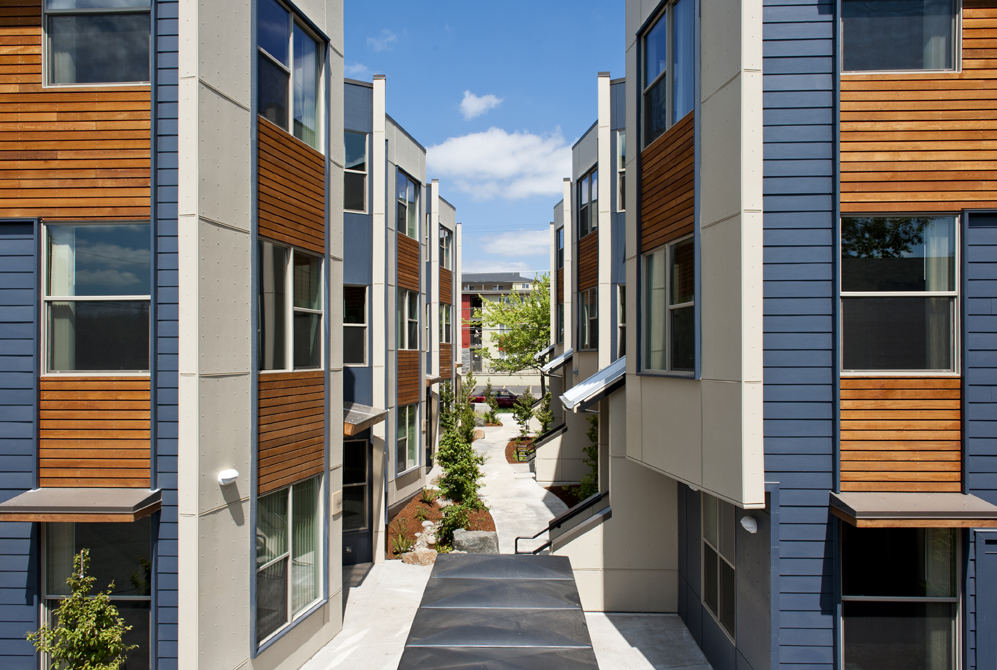 SOLSTICE_MULTIFAMILY_COURTYARD_SMALL